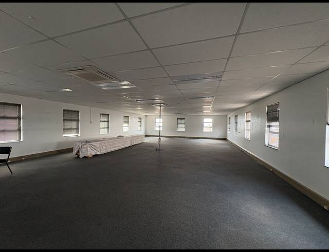 2,424M² WAREHOUSE TO LET IN SPARTAN